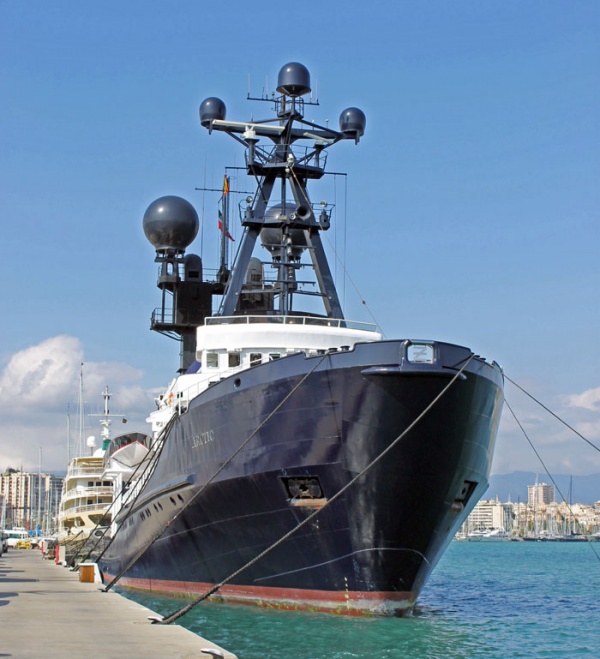 Auf Deutsch: Grünes Licht für ausländische Superyachten