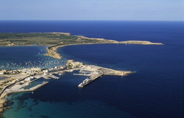 La APB propondrá al Consell de Formentera que no vayan más cruceros al puerto de la Savina