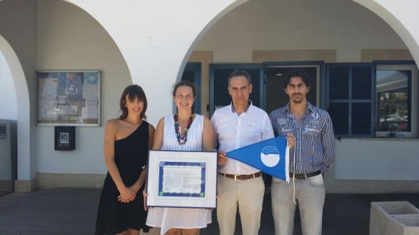 Los barcos de Marcabrera, distinguidos con la bandera azul
