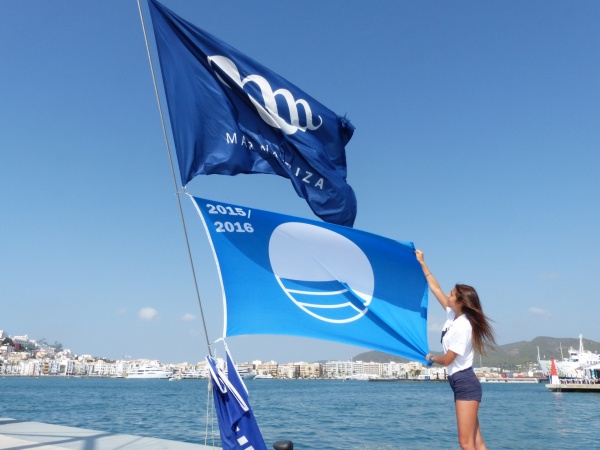 Marina Ibiza renueva su bandera azul