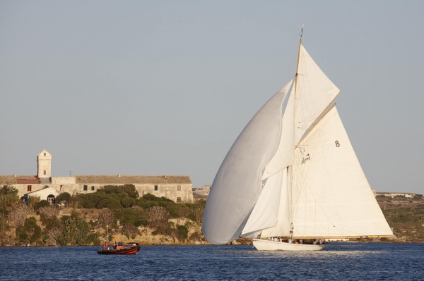 Moonbeam IV se apunta el primer asalto de la XII Copa del Rey Panerai