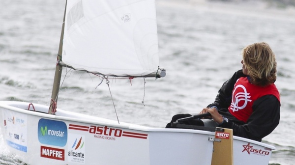 La falta de viento marca el inicio del Mundial de Optimist