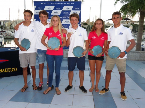 Homenaje del RCNP a los campeones del mundo