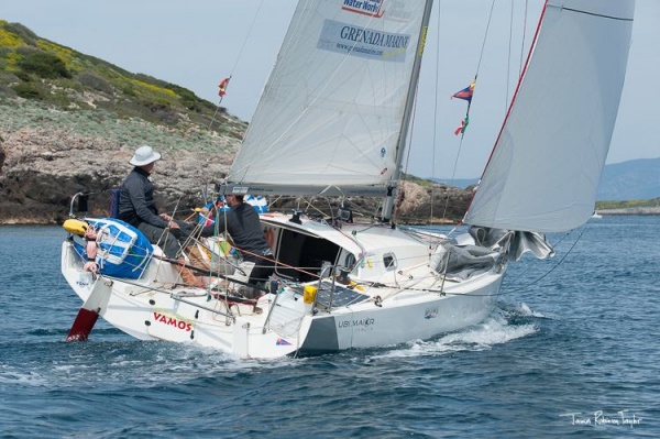 Un fallo en la maniobra de remolque impide a Nacho Postigo tomar la salida de la Mini Transat