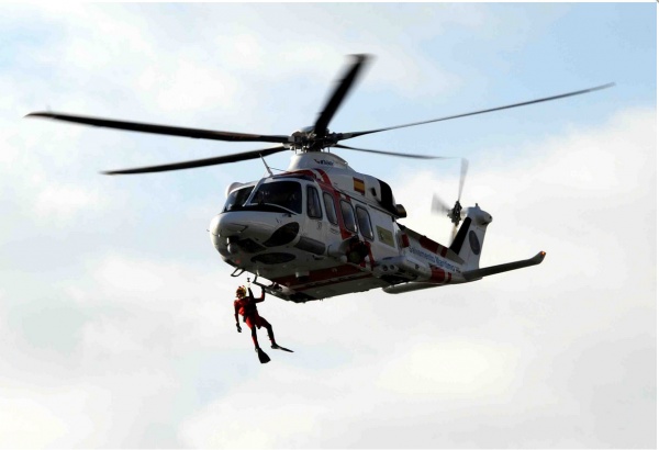 Zwei Hubschrauber, eine Mission