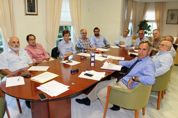 El sector se rebela contra las restricciones al fondeo