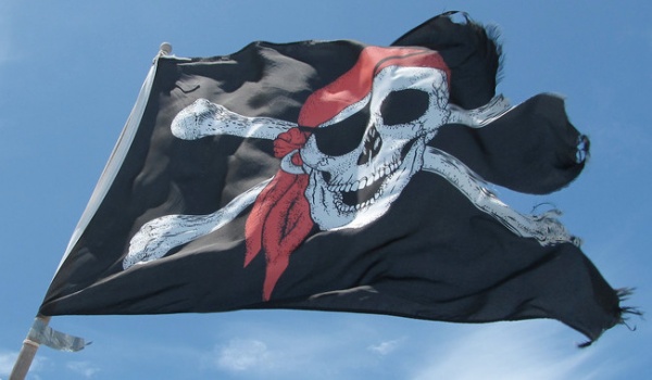 Piratas, fondeo y regulaciones