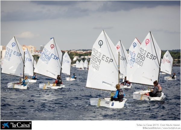 El escaso viento fue protagonista del Trofeo La Caixa del CN s’Arenal