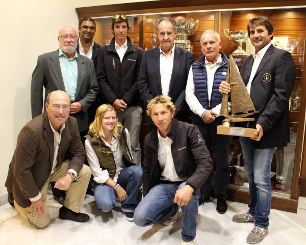 El trofeo del circuito Panerai luce en las vitrinas del RCN Palma