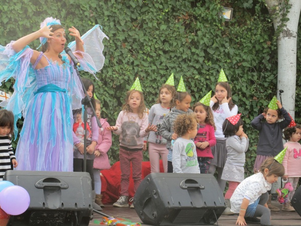 La artesanía y el ingenio creativo brillan en el mercadillo del Christmas Festival del Club de Mar