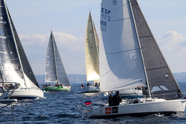 La flota de Cruceros retoma la competición con el Trofeo Carnaval