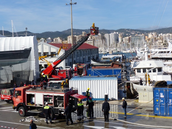 Espectacular simulacro de incendio en STP Palma