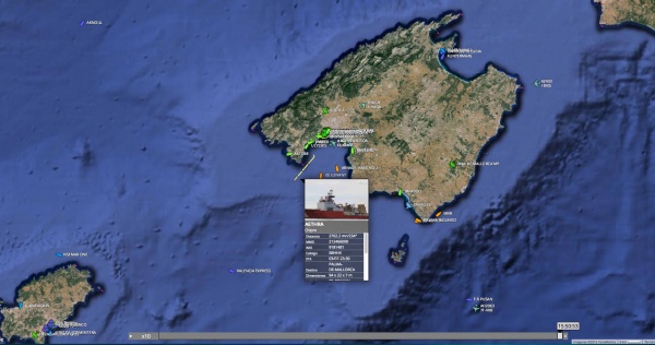 El buque que selló el «Prestige» soterra el  cable eléctrico