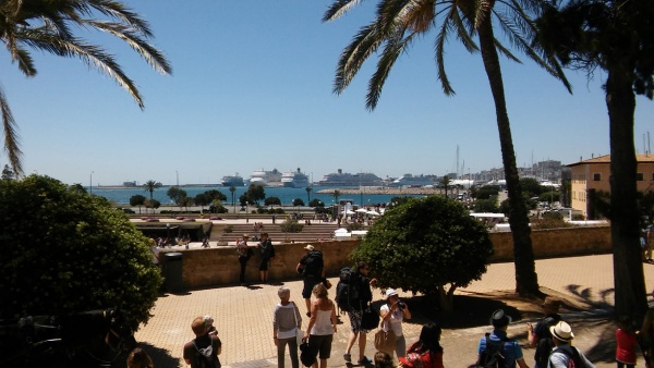 Ocho cruceros hacen escala el mismo día en el puerto de Palma