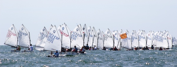 Conrad Konitzer se coloca líder de la VIII Semana de la Vela – Trofeo Durán