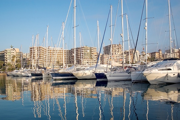 Los amarres de los puertos deportivos de las Islas se llenan esta temporada