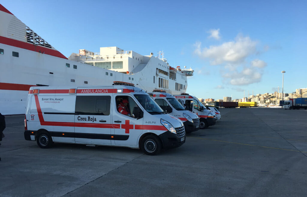 Los servicios de emergencia se preparan  con un simulacro