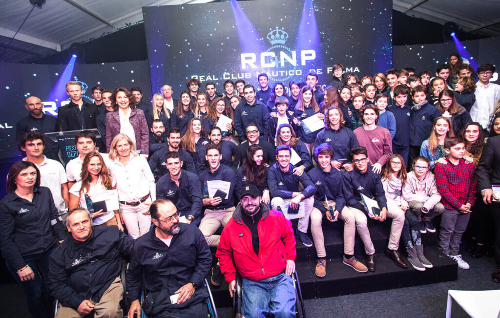 Lluvia de medallas para los regatistas y palistas del Náutico de Palma