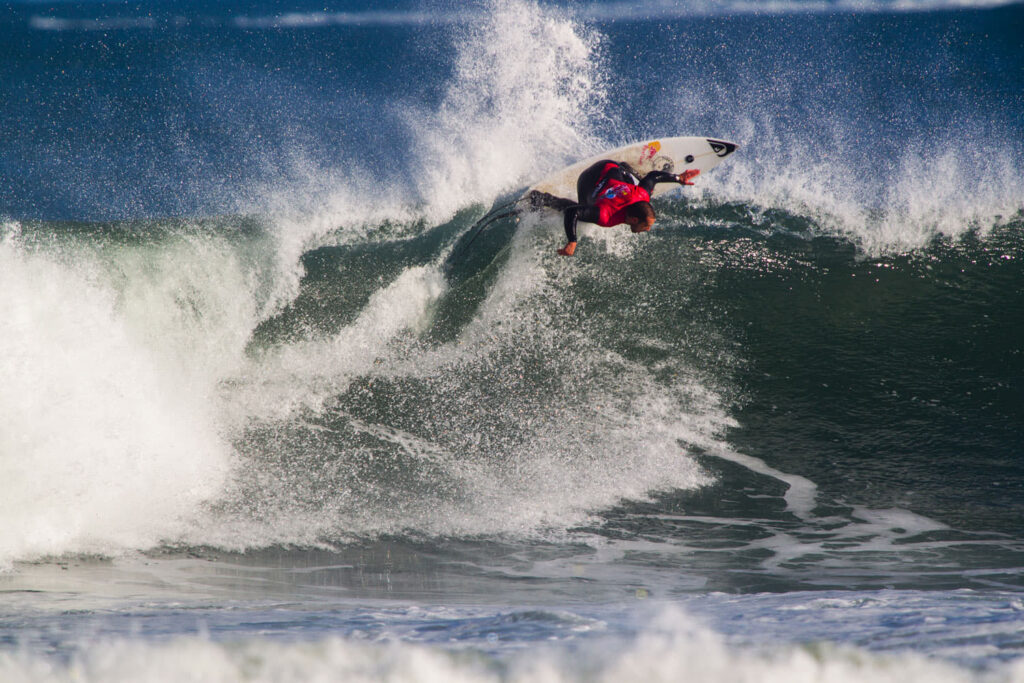 Surfing de máximo nivel en la «mejor izquierda» de Europa