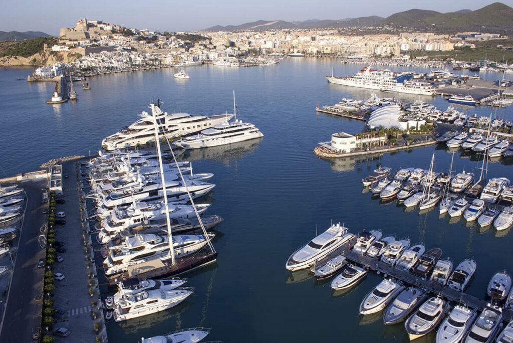 Marina Ibiza y Proyecto Juntos contra el cáncer infantil