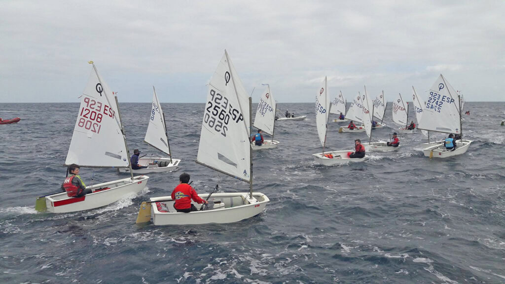 Nacho Baltasar lidera el Campeonato de Baleares de Optimist