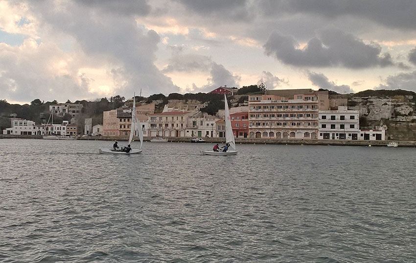 Toni y Clàudia Pons se imponen en el ensayo del autonómico de snipe