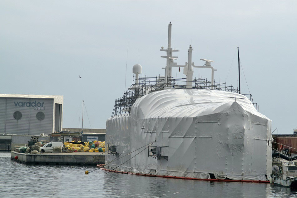 Un forro de andamios y plásticos de 35.000 kilos