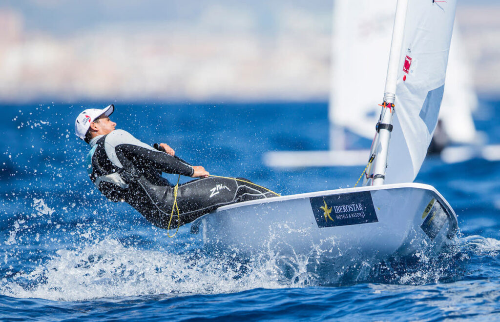 La armada española arranca con buen pie en la Bahía de Palma