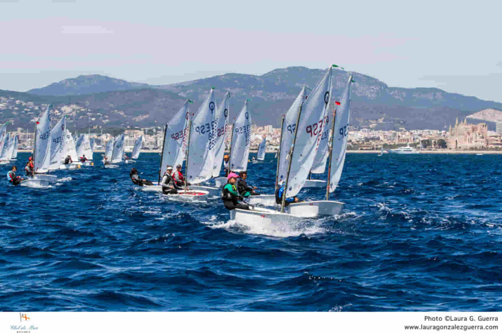 Jordi Lladó gana con autoridad la regata del Club de Mar