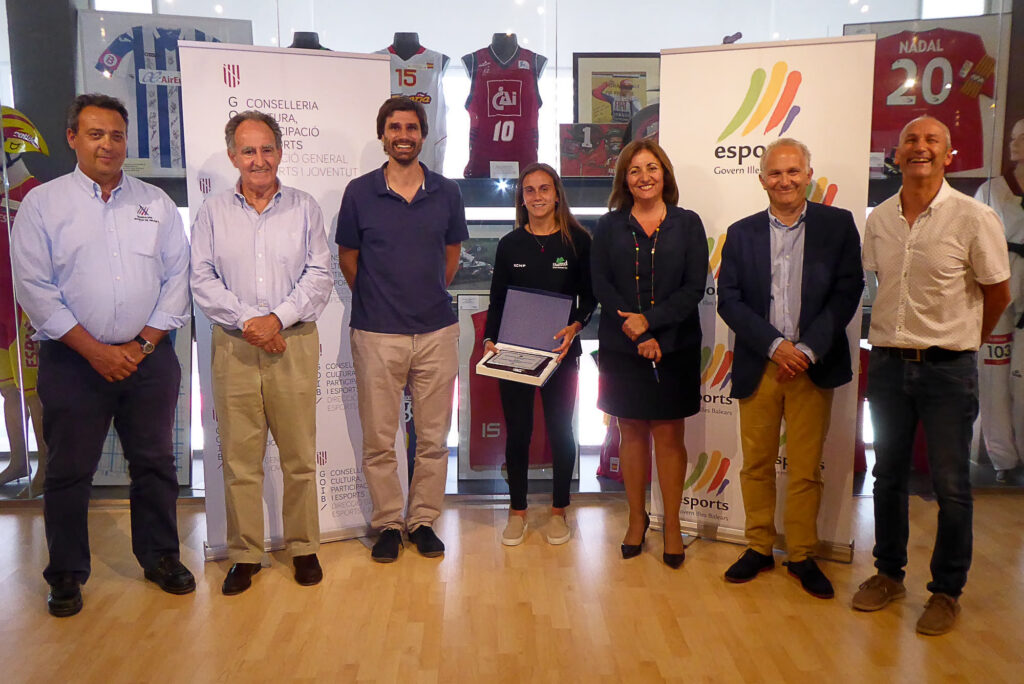 Subcampeona del mundo con una media académica de 9.75