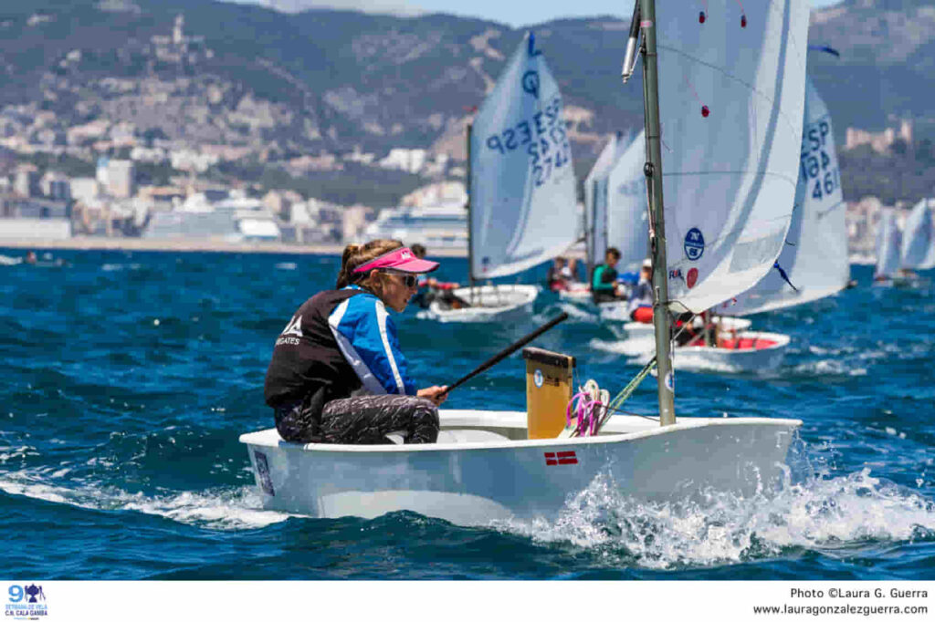 Marta Cardona se coloca líder del Trofeo Durán de Cala Gamba