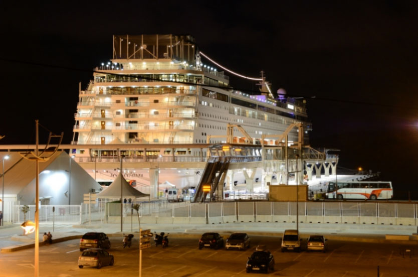 Los turistas de cruceros también quieren disfrutar la noche de Ibiza