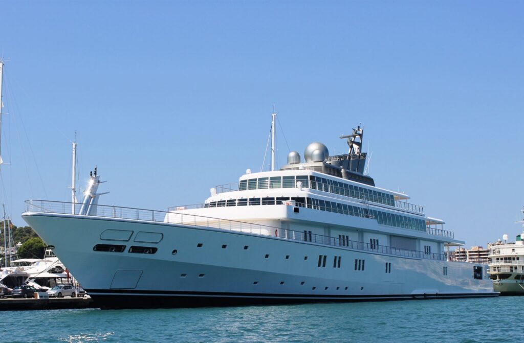 El yate preferido de los Obama recala en el Club de Mar Mallorca