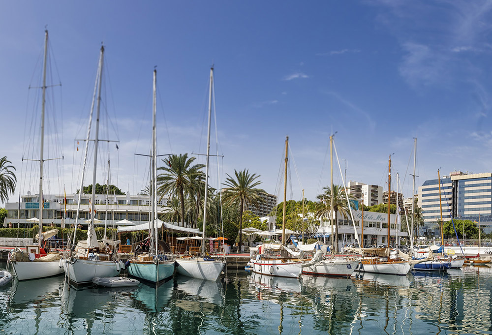 El Club de Mar se engalana para recibir la mejor flota de clásicos