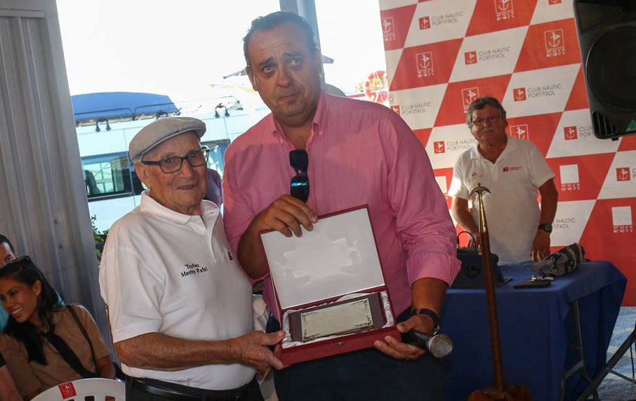 Mestre Rafel recibió el homenaje unánime de la vela balear