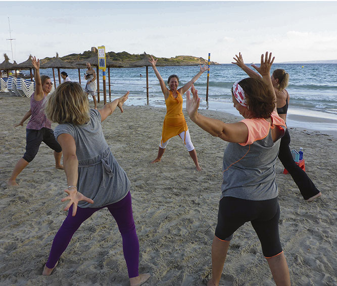 Nia: Tanzen  am Strand