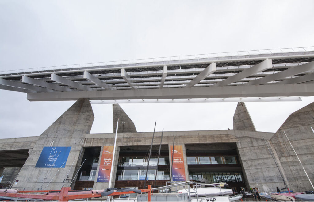 LA RFEV no apoya la suspensión de la jornada en el Europeo de Laser