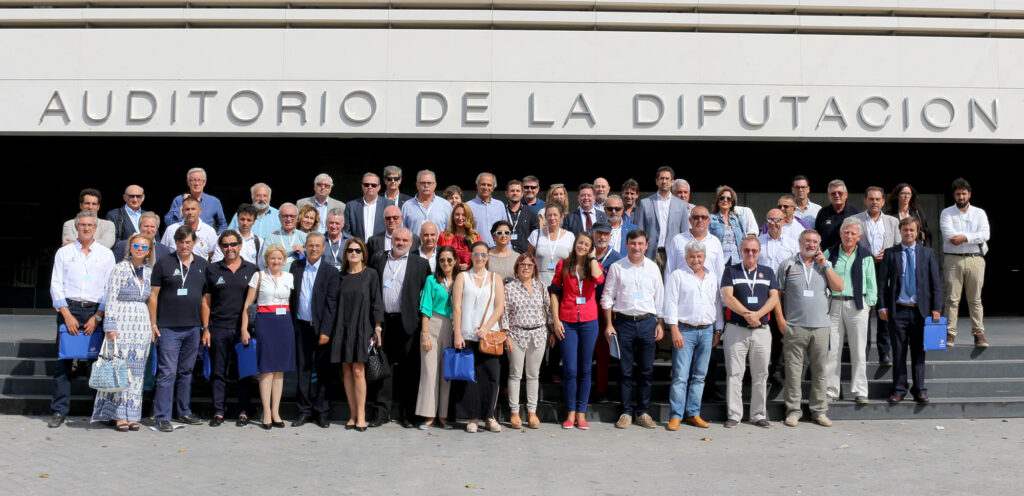 Los clubes náuticos sólo sobrevivirán si desarrollan su función deportiva