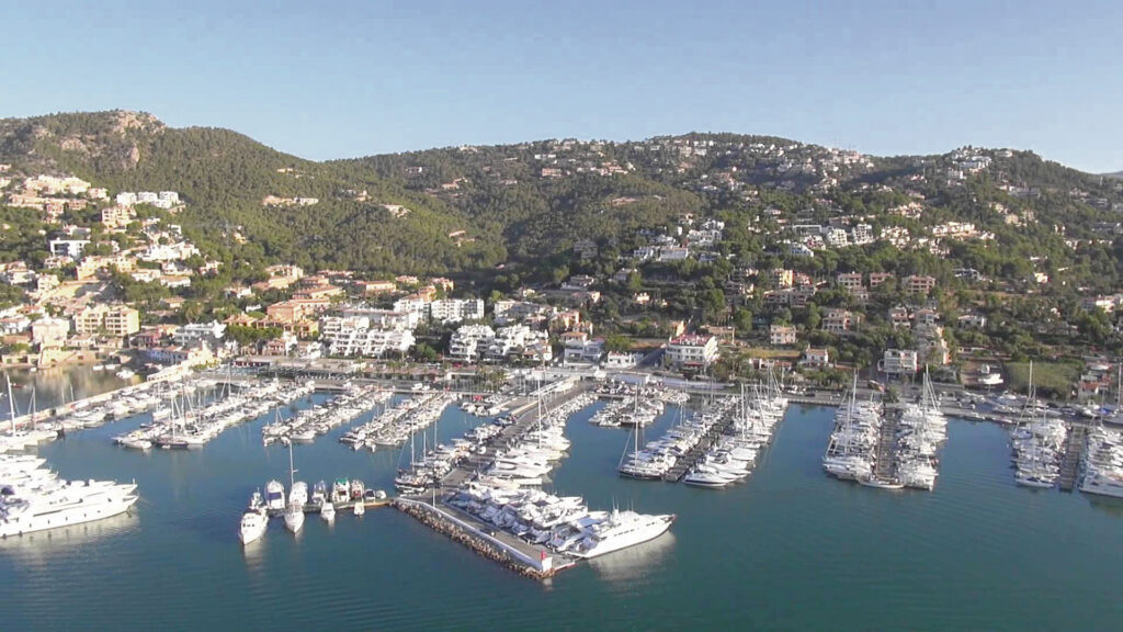 Y dale con el gran  negocio de los puertos