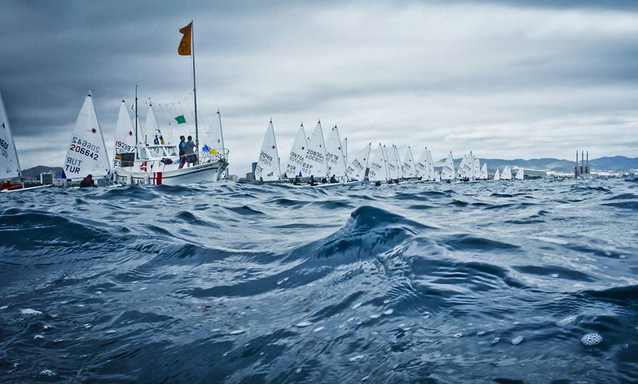 Buenas sensaciones al inicio del europeo de Laser para los españoles