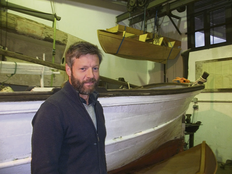 Ein Freund der Holzboote