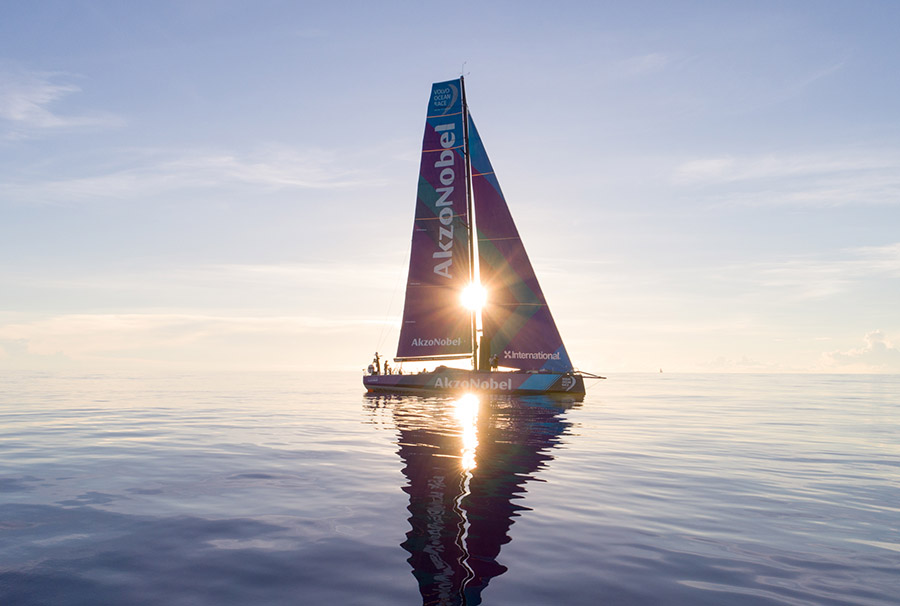 Los Doldrums hacen que la flota de la Volvo avance a paso de tortuga