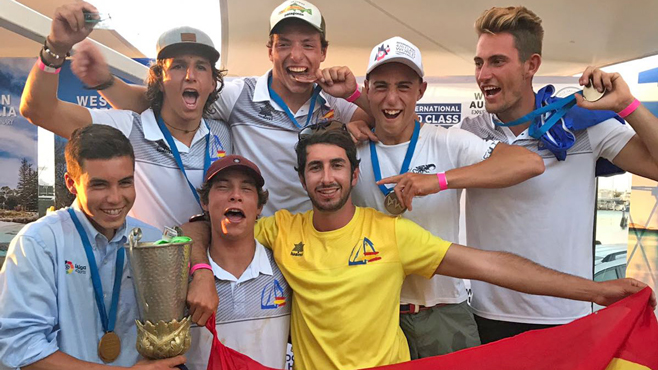 España arrasa en el Mundial de 420