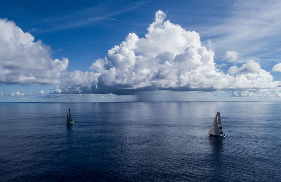 La flota de la Volvo se adentra en una enorme zona de calmas