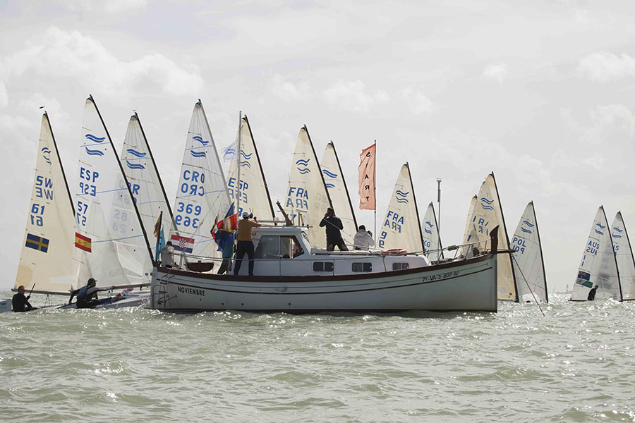 El balear Joan Cardona lidera la flota española en el Europeo de Finn