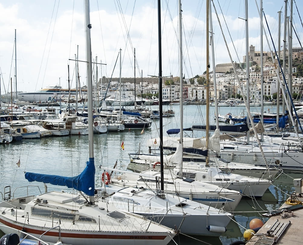 El TSJIB paraliza la renovación de la concesión del Náutico de Ibiza