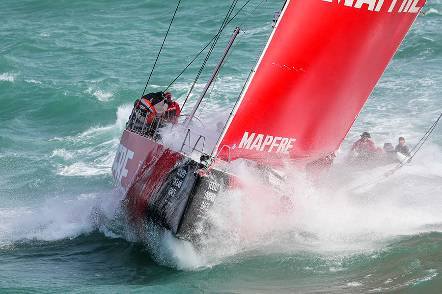 El MAPFRE lidera la flota en la salida de la etapa reina