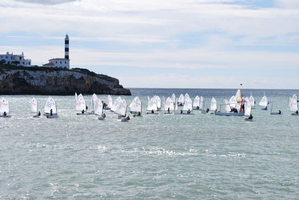 El Trofeo Inturhotel se celebró junto a los muelles de Portocolom