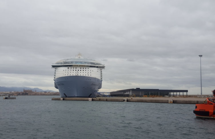 El Simphony of the Seas inaugura la nueva estación marítima nº6