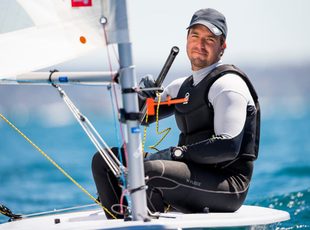Joaquín Blanco líder en Laser Standard en los Juegos Mediterráneos